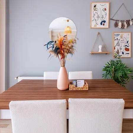Colorful Modern Flat With View 5-min Walk To Istiklal Avenue In Beyoglu * Istanbul