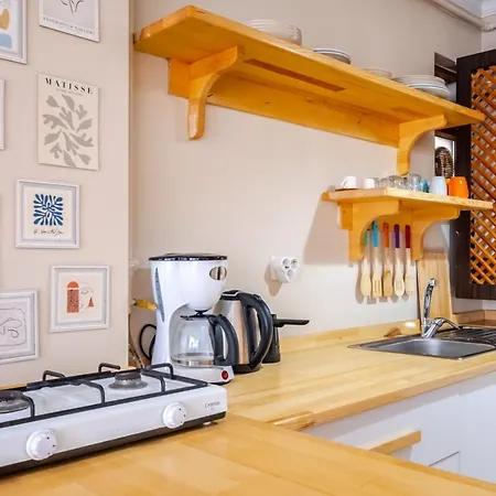 Colorful Modern Flat With View 5-min Walk To Istiklal Avenue In Beyoglu