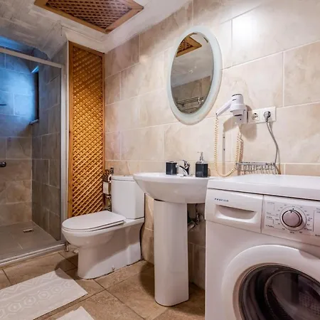 Colorful Modern Flat With View 5-min Walk To Istiklal Avenue In Beyoglu Apartment Istanbul